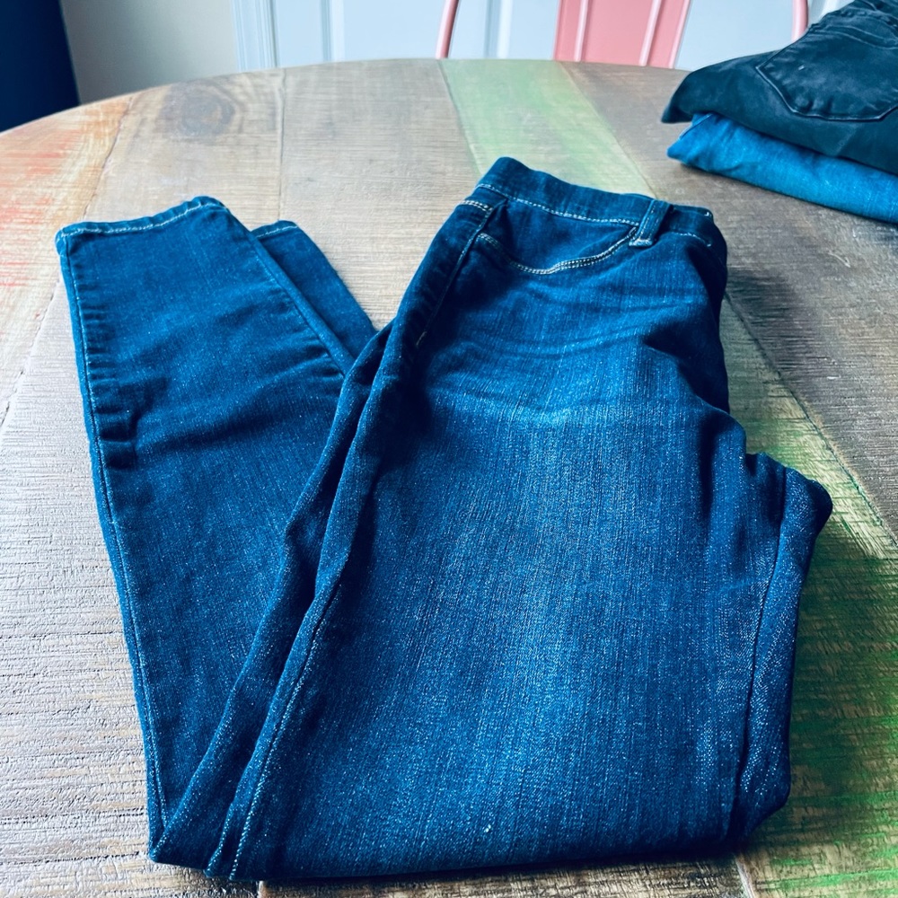 Dark wash jeggings